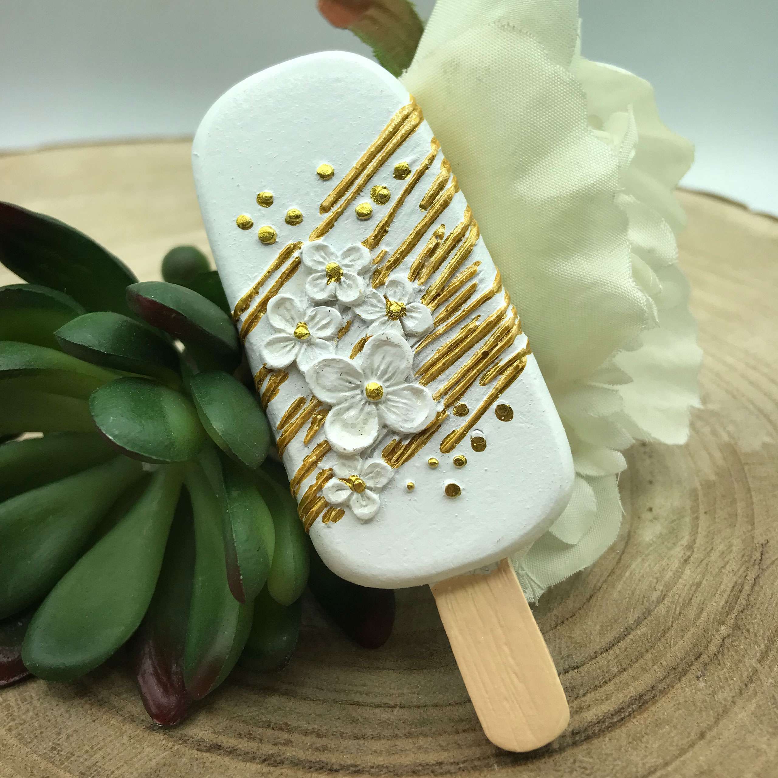 Calamita-gelato-con-ortensie-bianca (1)