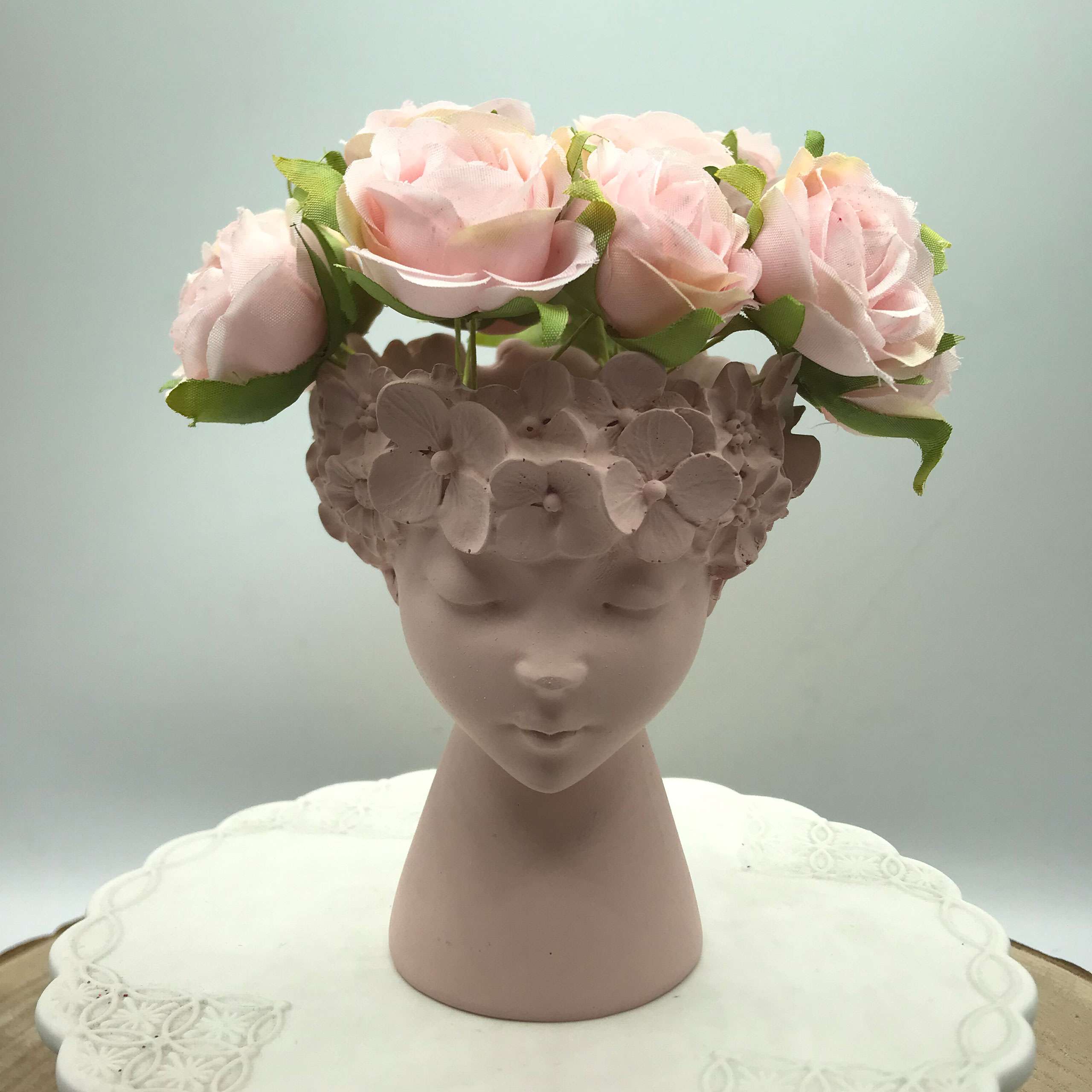 Portapiantina-ragazza-con-ortensie-cipria (2)