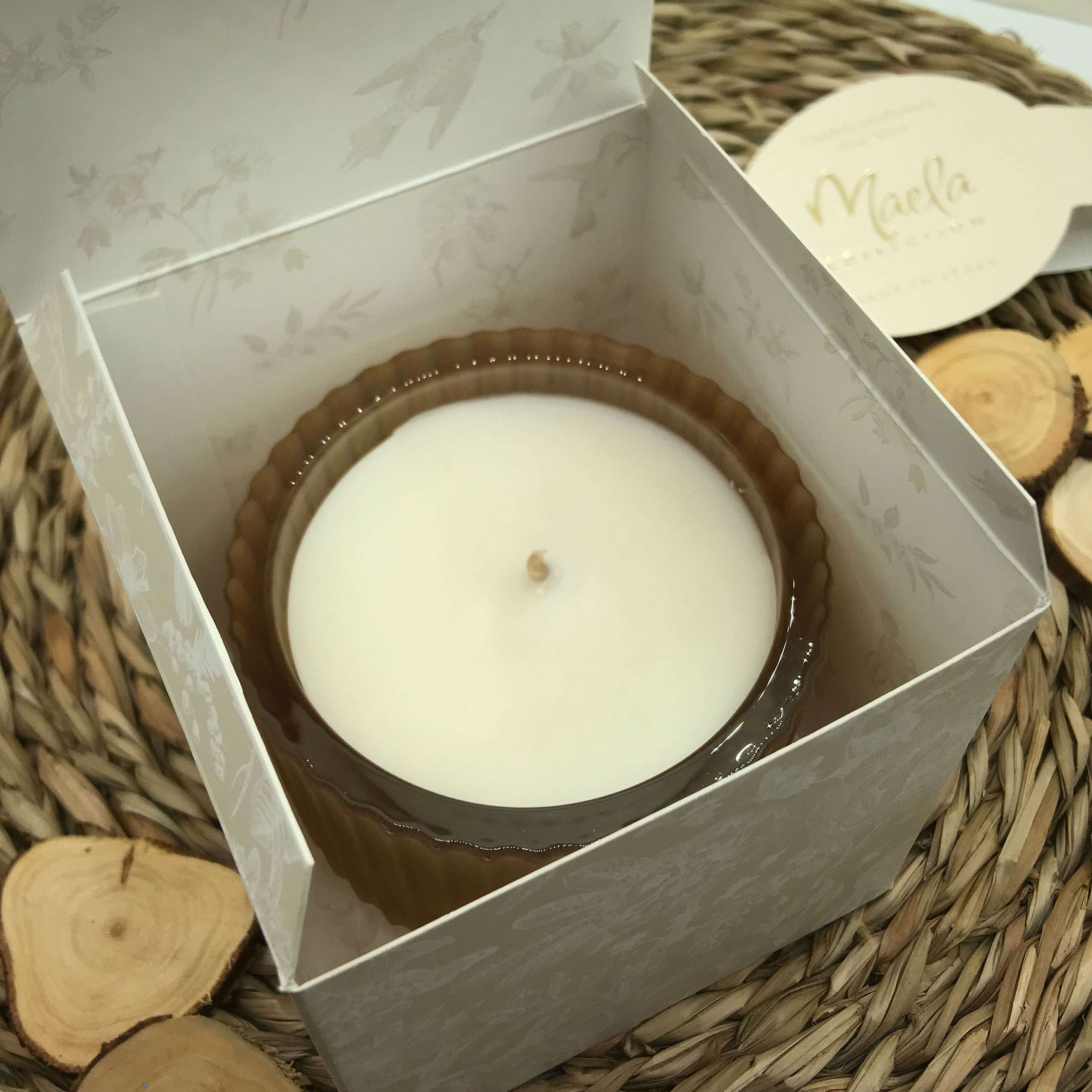 Vaso-rigato-caramello-piccolo-con-candela-profumata (4)