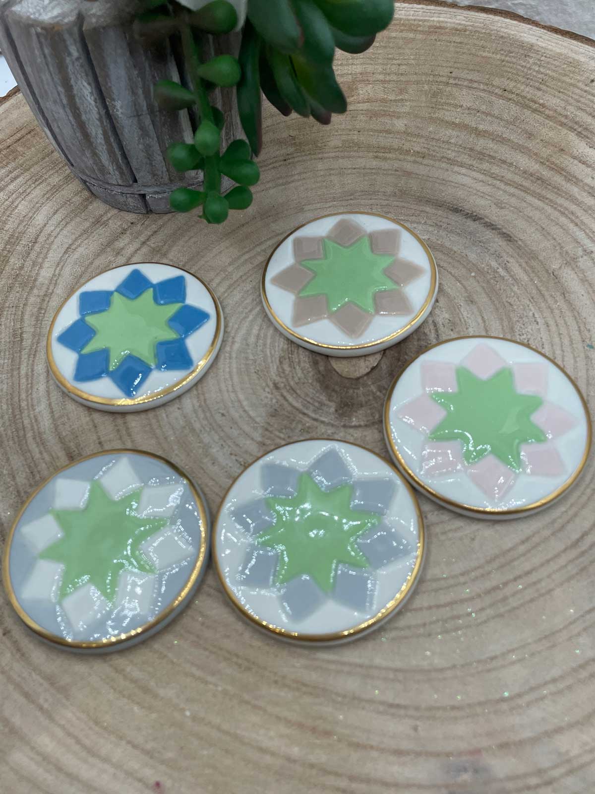 Calamita-tonda-decoro-mosaico (1)